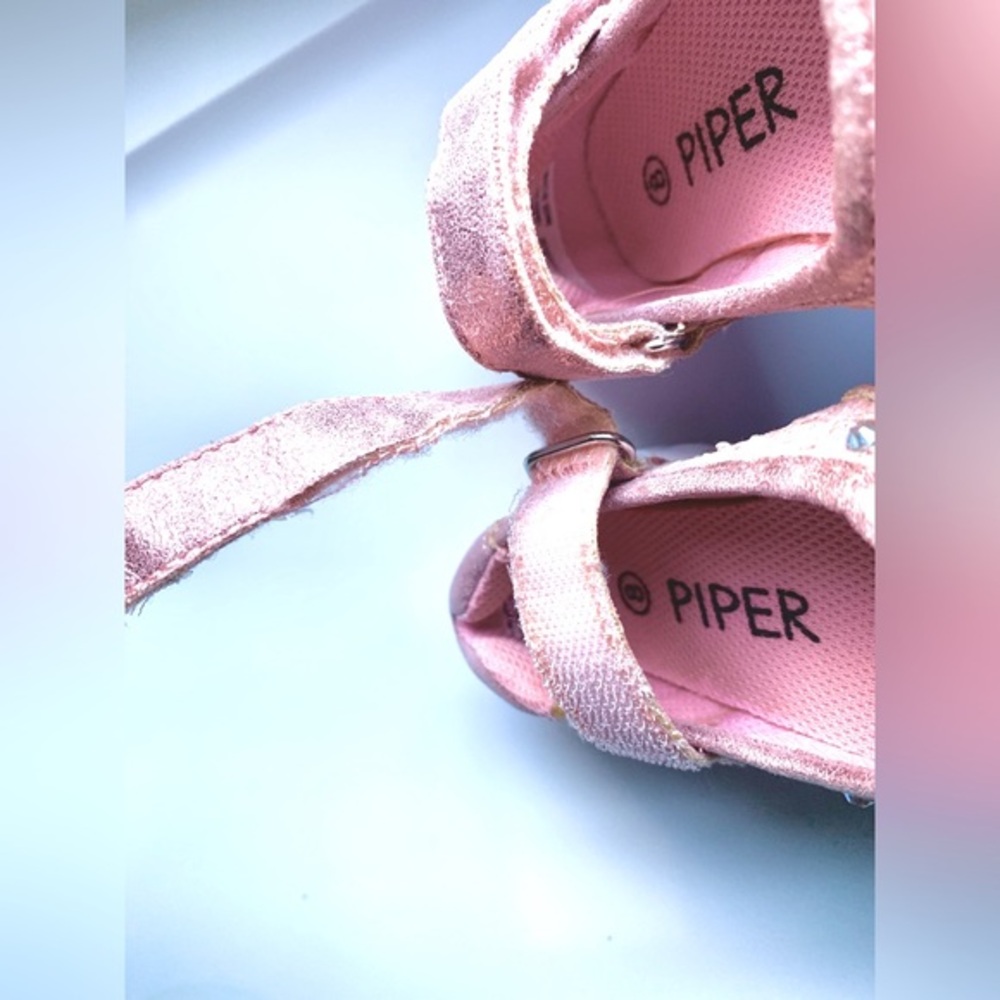 🩷Dress Shoes🩷 Toddler Bella Pink, Hook & Loop closure - Picture 4 of 7